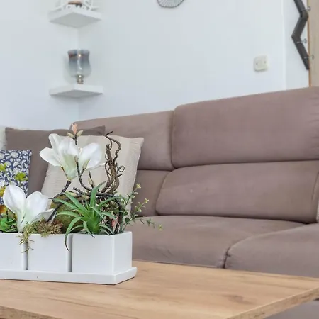 Modern Center Apartment Hvar Town